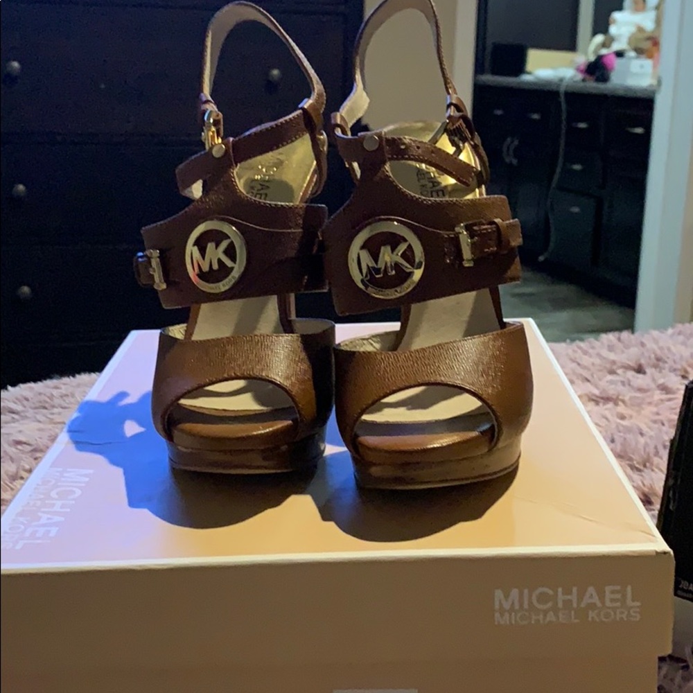 High heels - Picture 1 of 3
